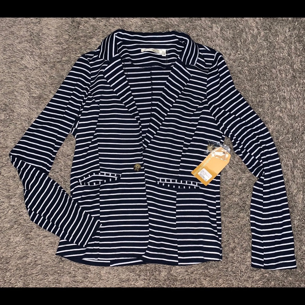 Andree by unit navy and white blazer